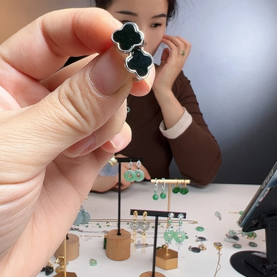 翡翠银S925镶嵌耳饰天然翡翠