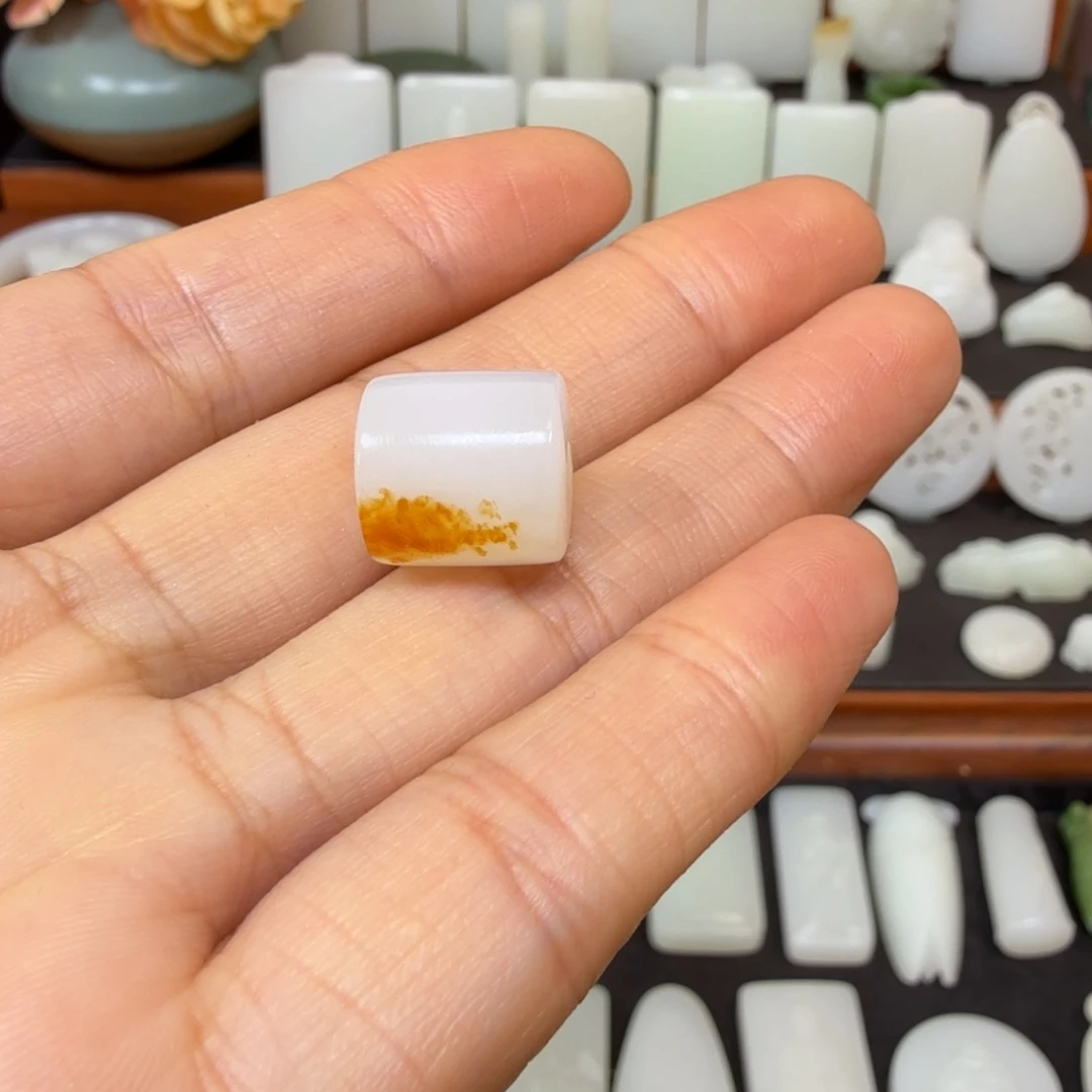 旭***+和田玉未镶嵌颈饰