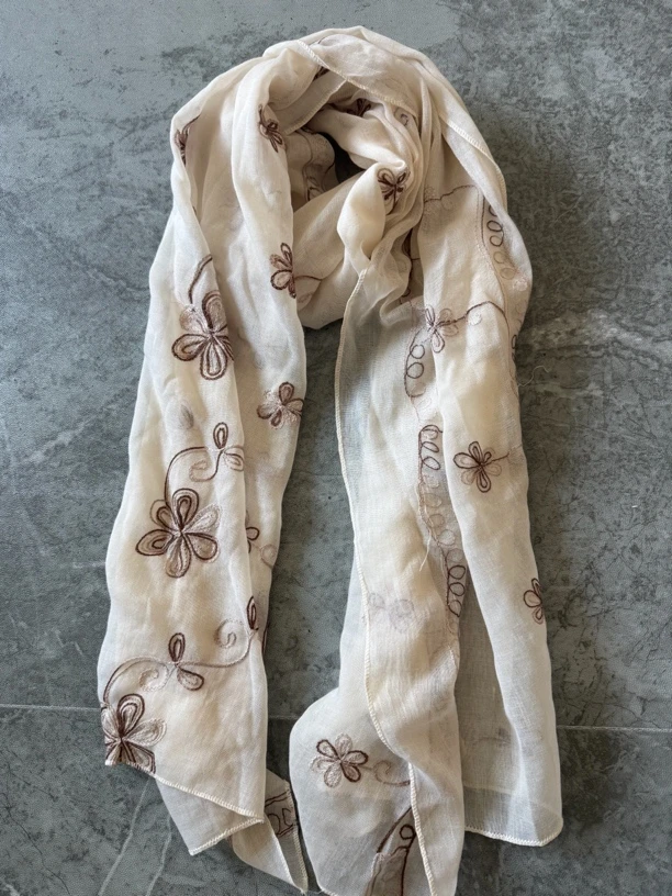 100%棉纱纯棉刺绣围巾百搭