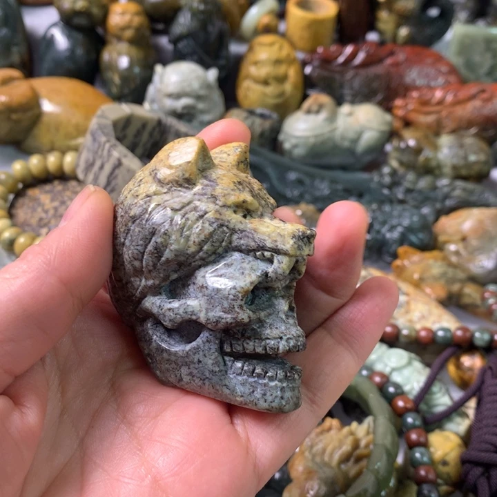 未镶嵌岫岩河磨玉（透闪石质玉）挂件