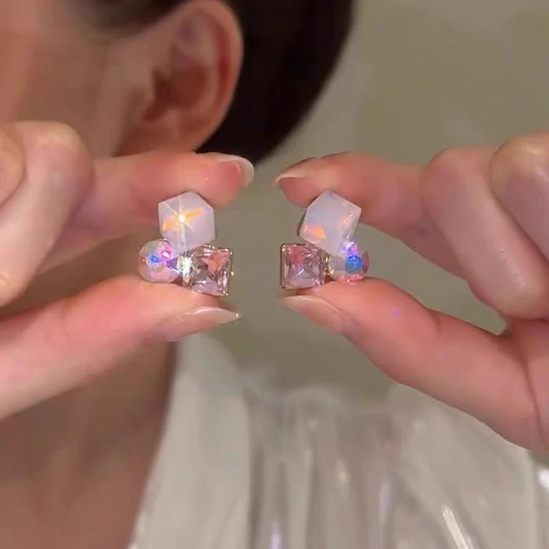 2025新款法式甜美果冻粉幻彩水晶方糖耳钉女小众个性精致百搭耳钉