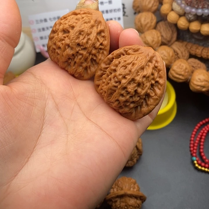 文玩核桃吊坠180金公子