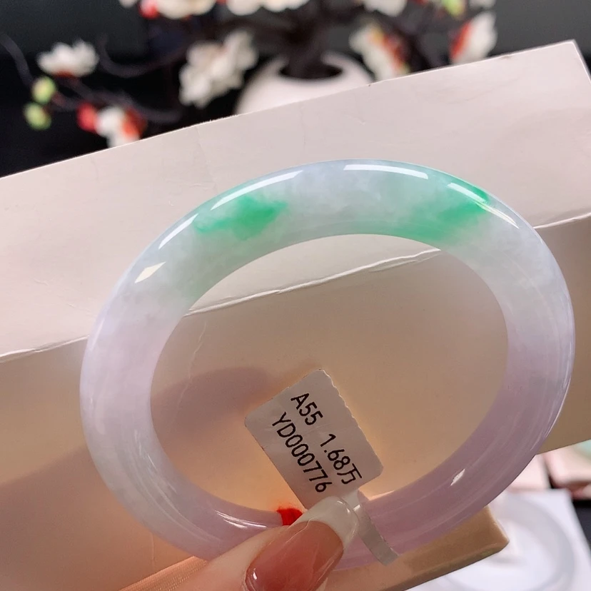【闪购商品】未镶嵌手镯翡翠55春带彩圆条手镯