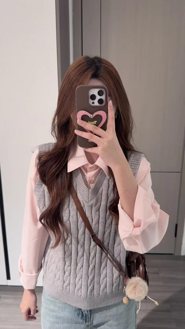 韩系学院风假两件长袖马甲针织衫女秋冬季小众设计感独特别致上衣