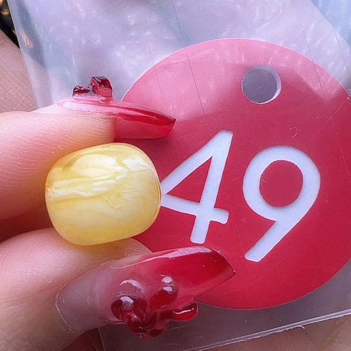 蜜蜡裸石未镶嵌东****坤12.4mm 老型