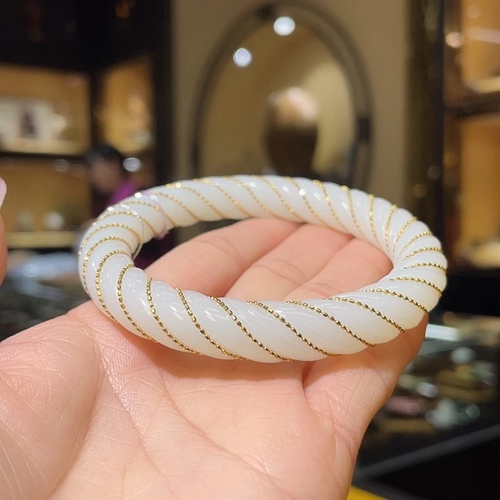 未镶嵌手镯和田玉57#54.26g