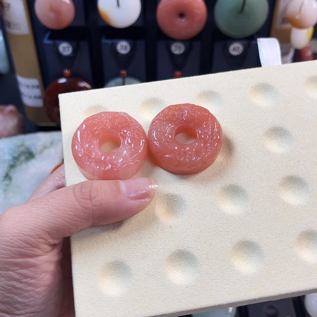 颈饰未镶嵌石英质玉汐*?