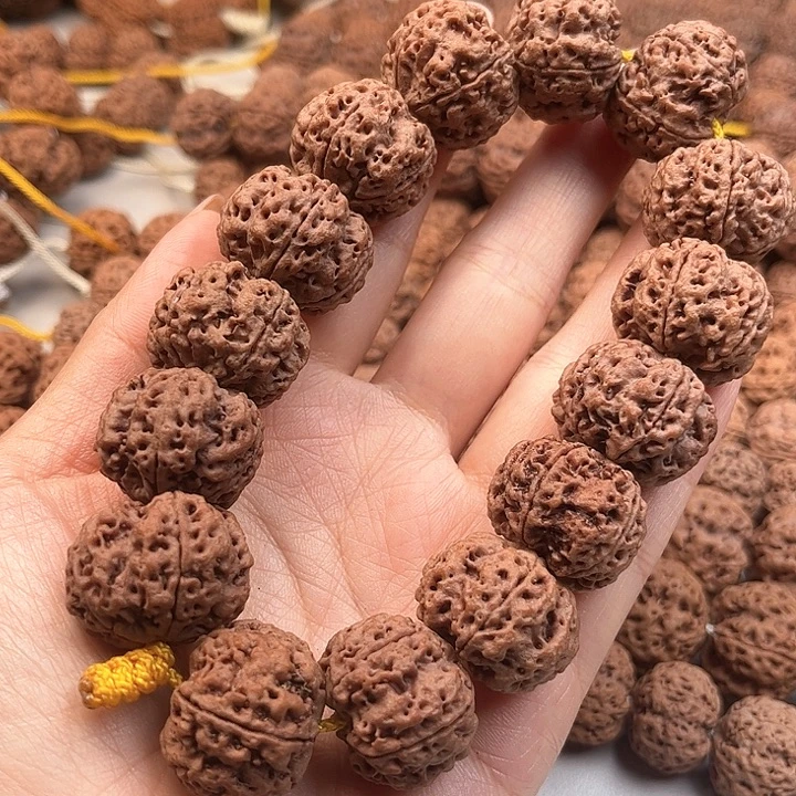 s***生金刚菩提手串纽扣蜂窝梅花23