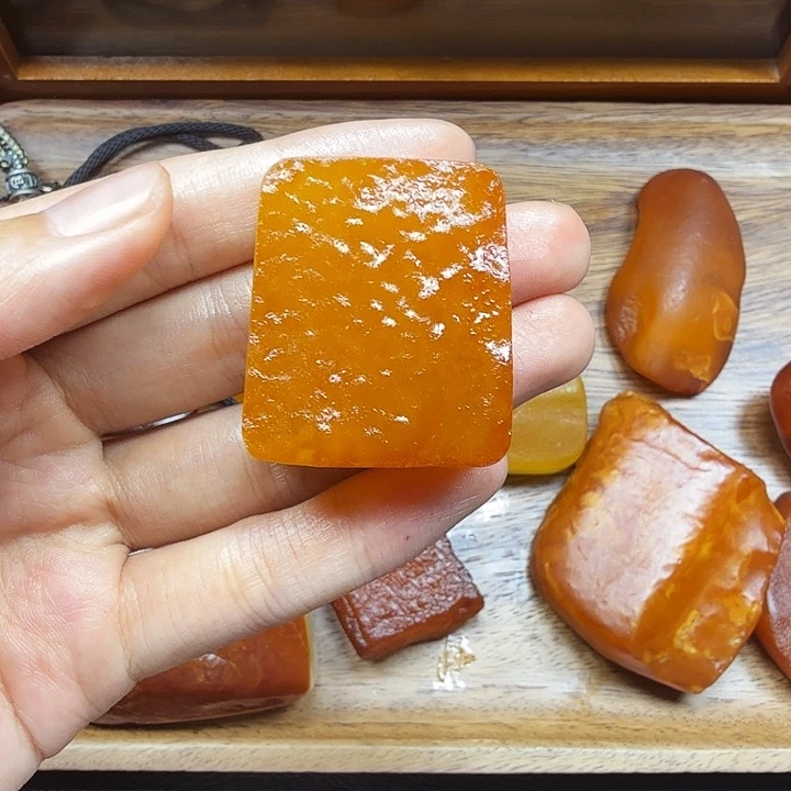 蜜蜡吊坠(不含链)未镶嵌