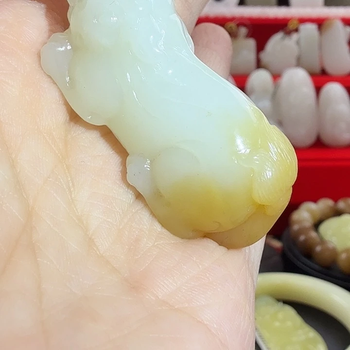 和田玉（糖玉）未镶嵌颈饰