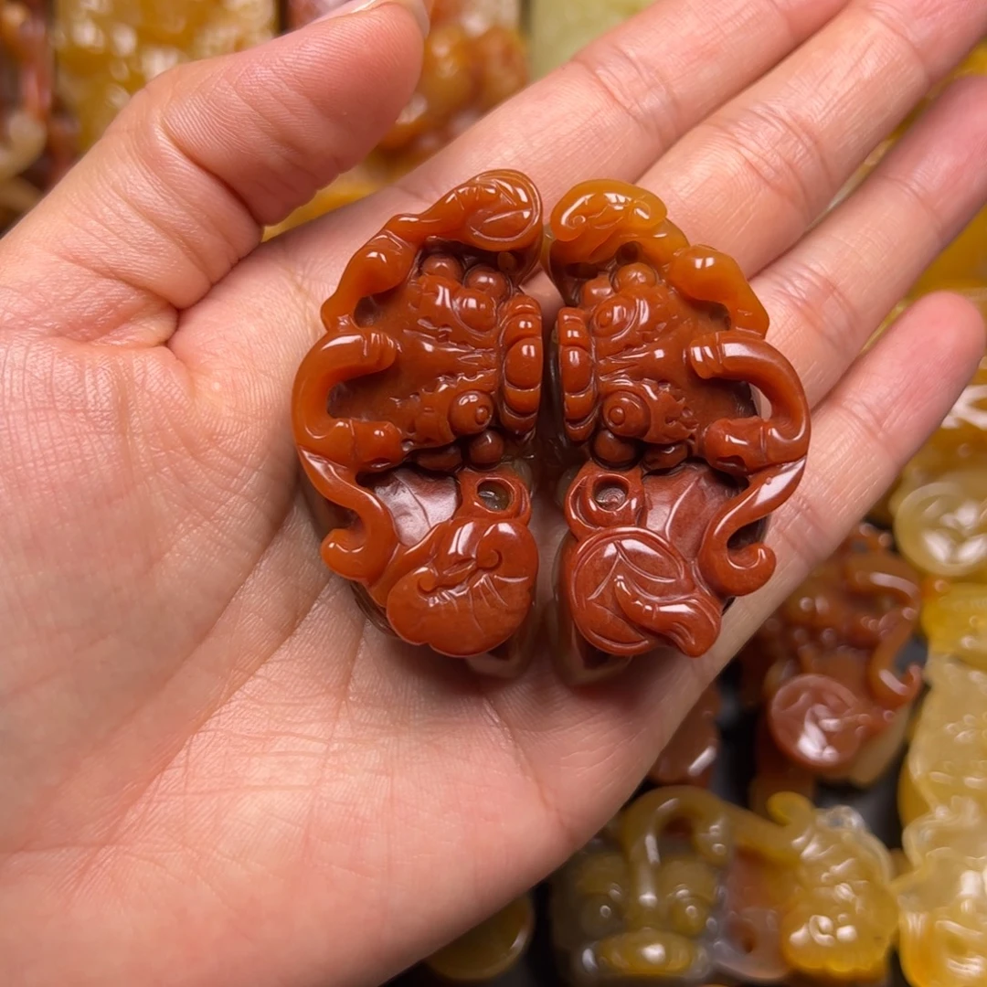 石英质玉（黄龙玉）未镶嵌颈饰