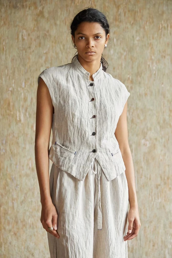 左岸迷香2025春夏雨露麻马甲