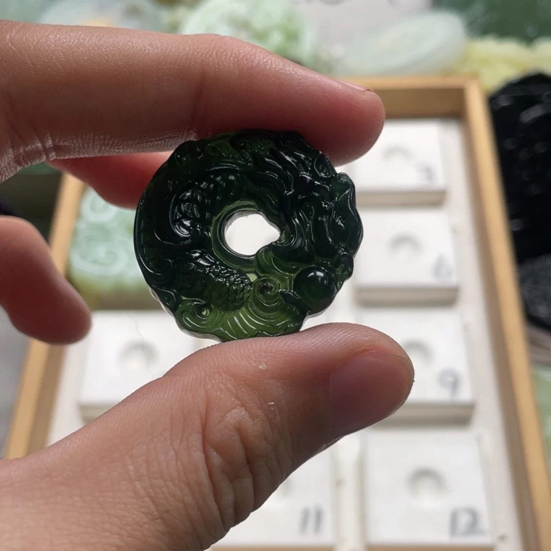 惊***店蛇纹石玉未镶嵌岫玉项链