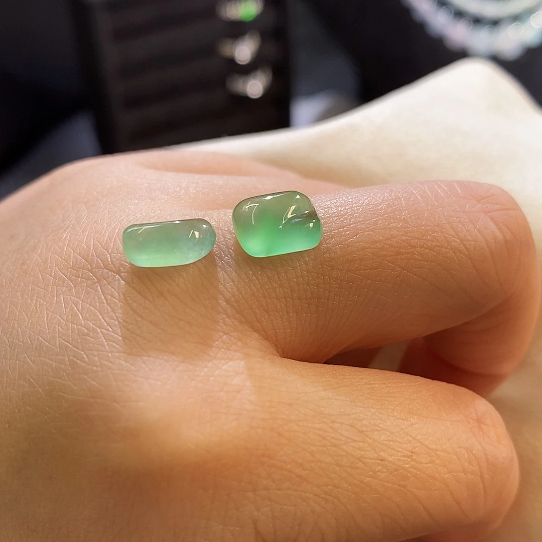 翡翠挂件未镶嵌随行