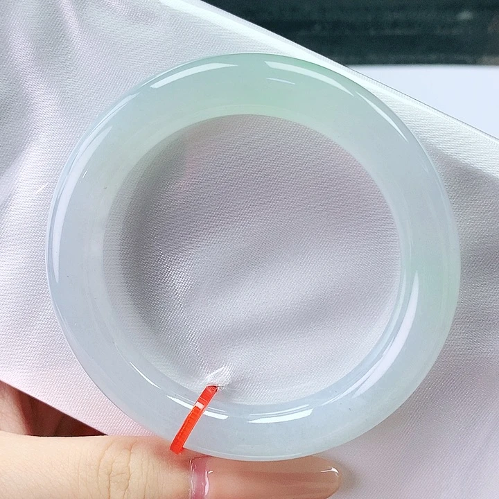 翡翠手镯未镶嵌52圈
