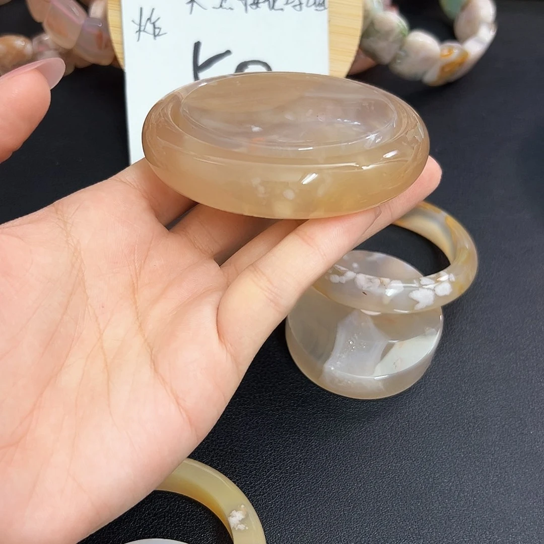 品***慧玛瑙/玉髓手镯未镶嵌60