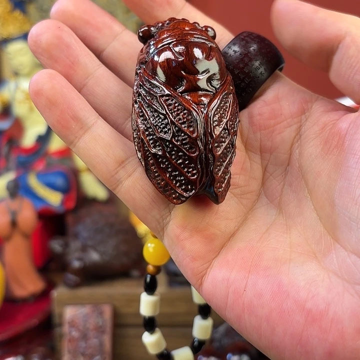 非洲紫檀（红花梨）蝉