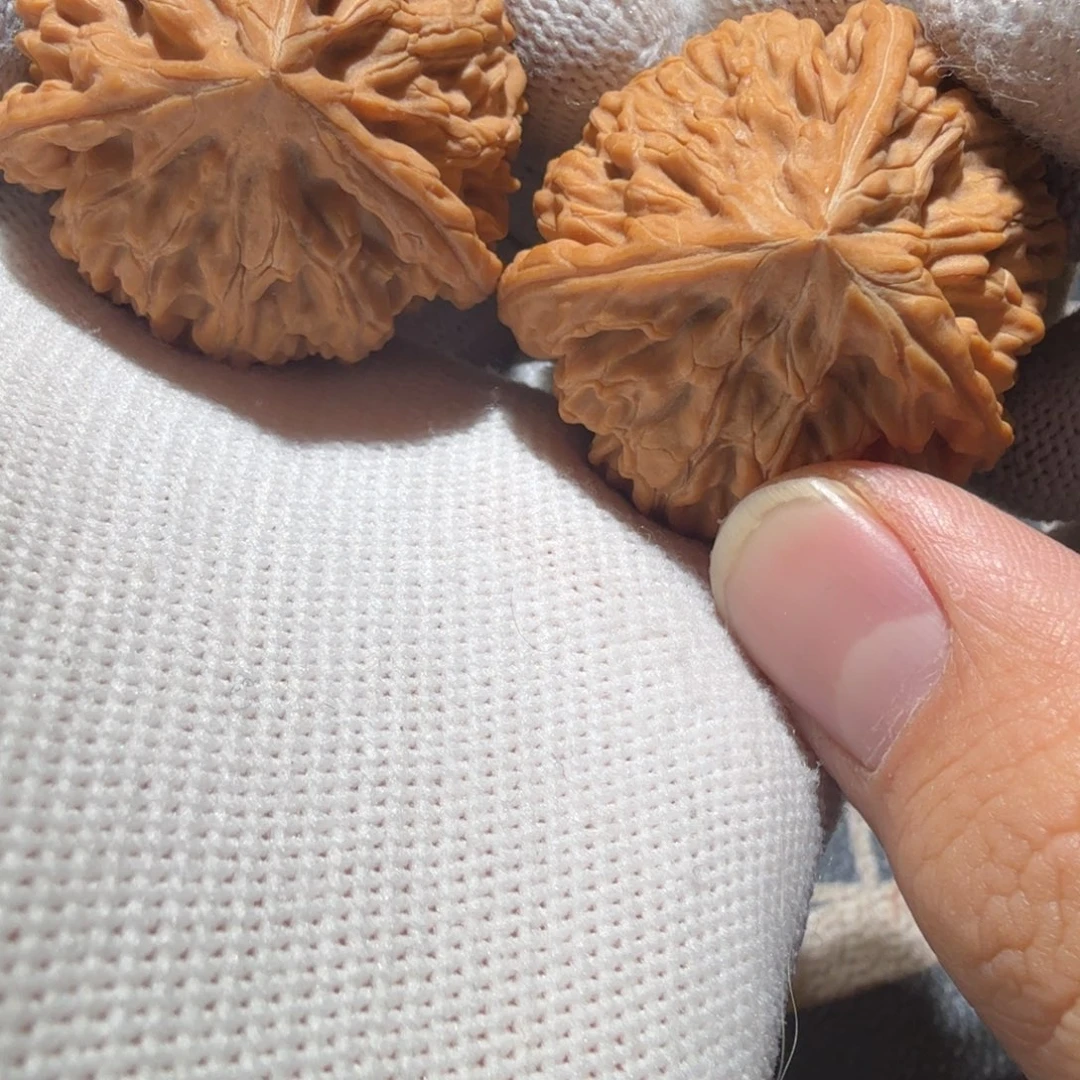 A***e文玩核桃吊坠御龙正奔