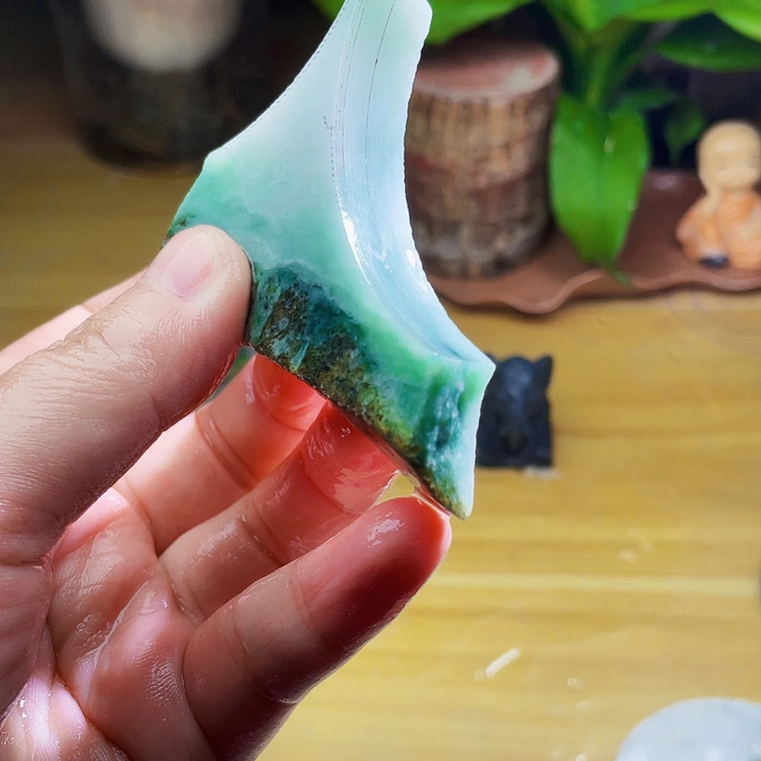 翡翠未镶嵌颈饰毛料8