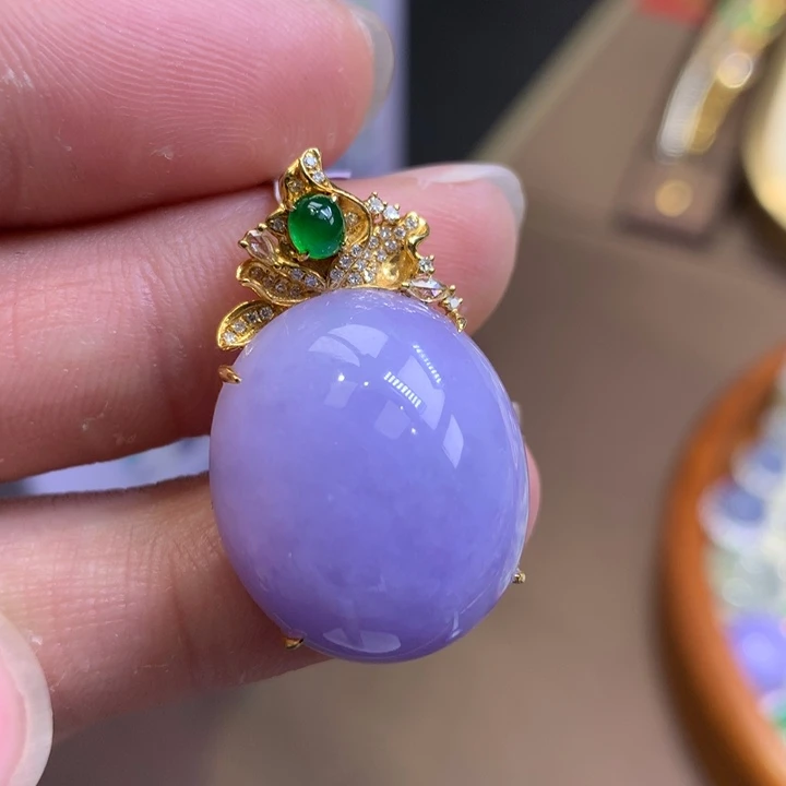 翡翠18K金镶嵌颈饰