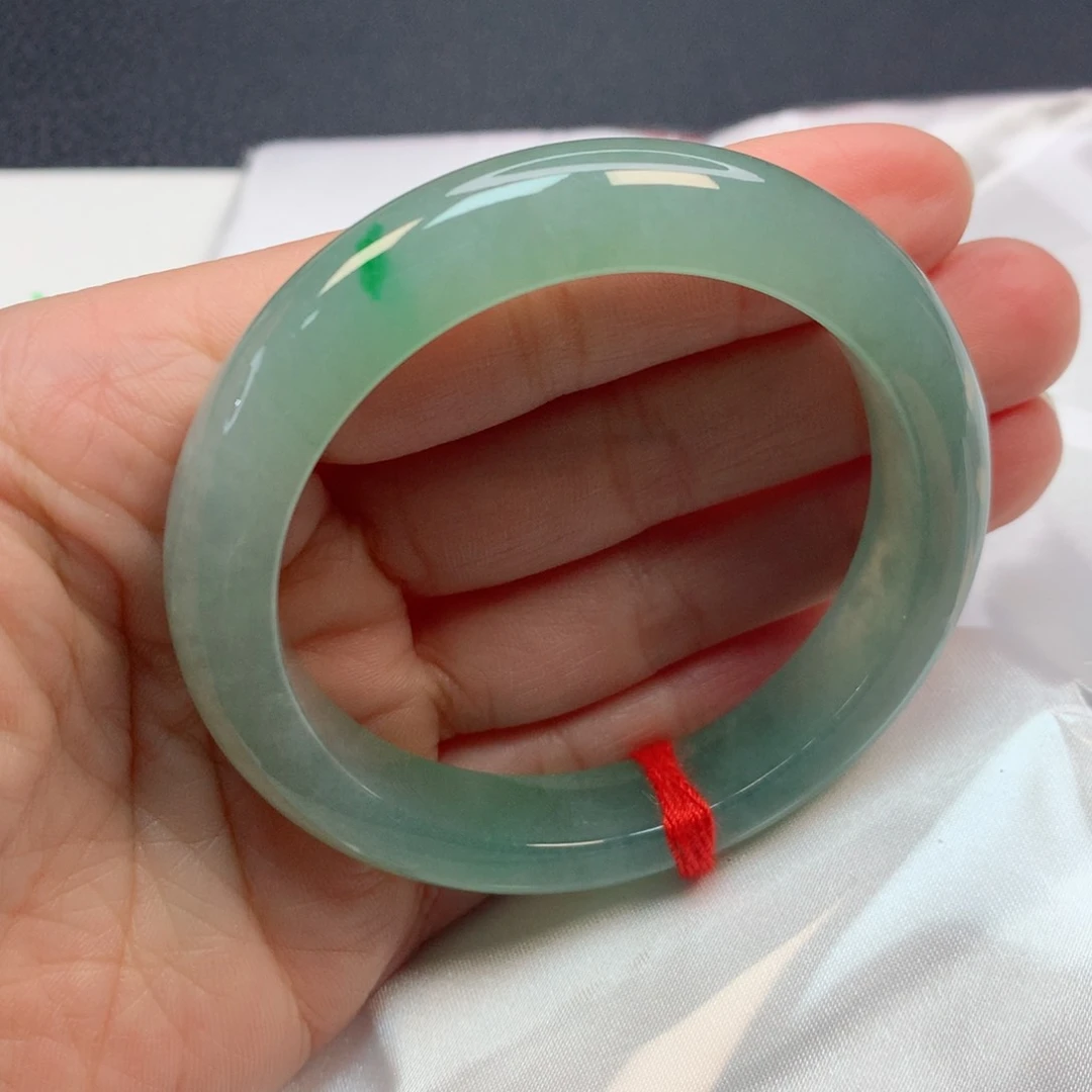 翡翠手镯未镶嵌53圈