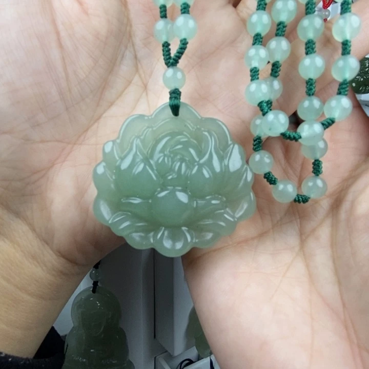 一****石英质玉未镶嵌颈饰