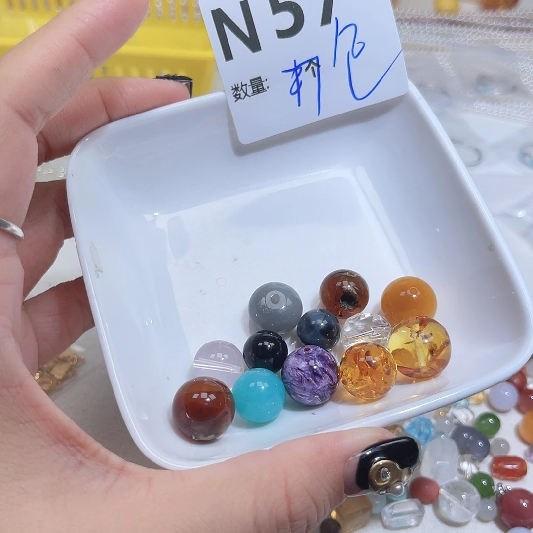 未镶嵌水晶珠宝半成品N57瑕疵。
