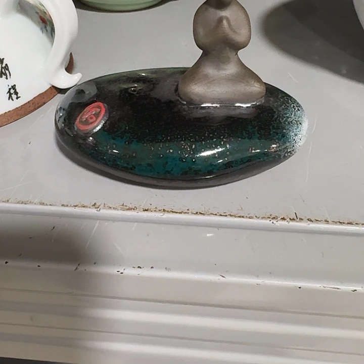 主人杯一个，瓷。。。。品茗