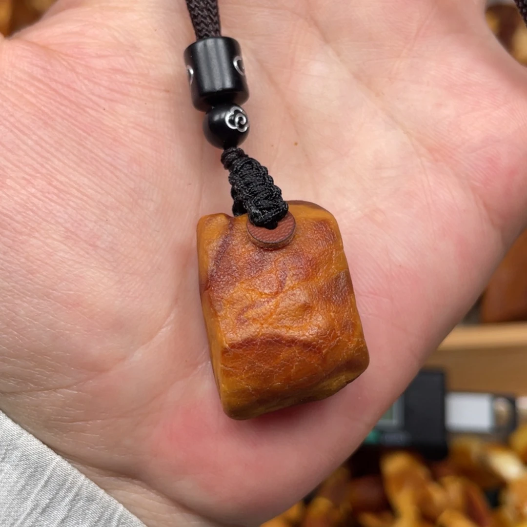 蜜蜡珠宝奇石未镶嵌