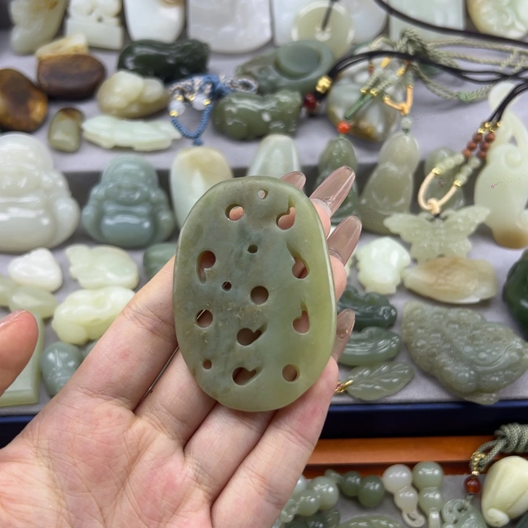 和田玉未镶嵌颈饰