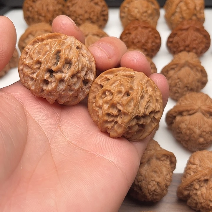 新***的文玩核桃吊坠41苹果园