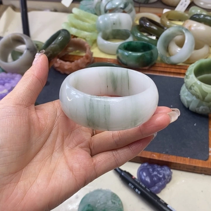 未镶嵌手镯石英质玉好**莲