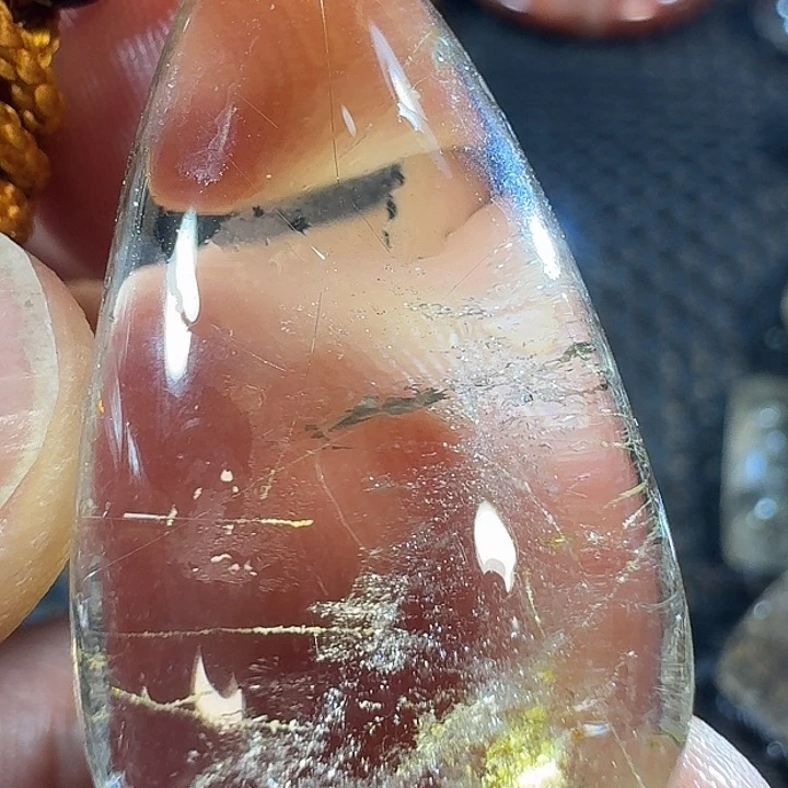 未镶嵌颈饰水晶爱****?