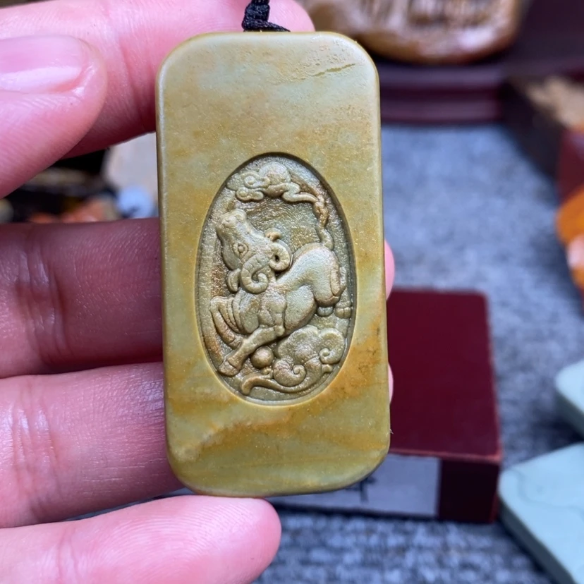 【闪购商品】原石雕刻手把件