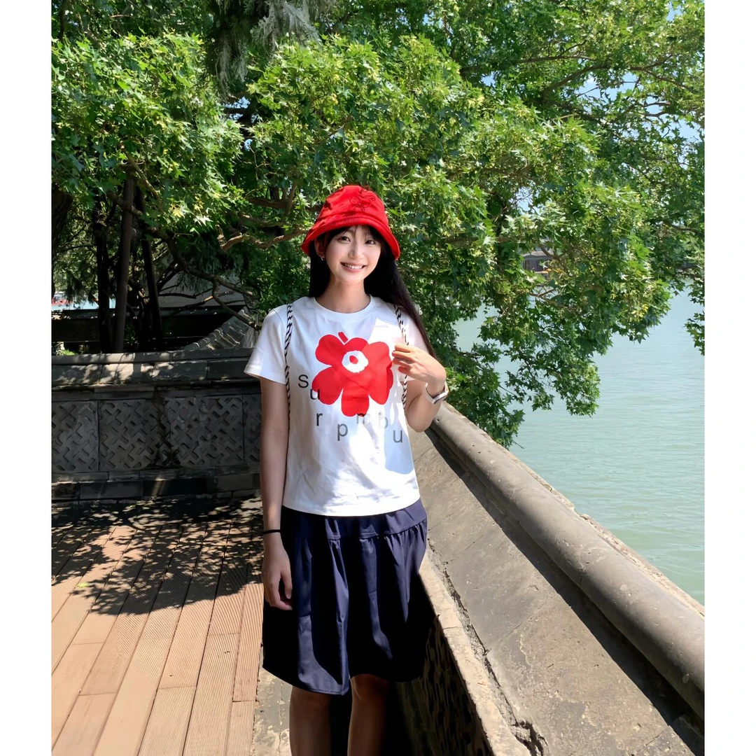 新款夏季新款正肩显瘦短袖t恤女甜辣妹可爱复古休闲百搭小众女装