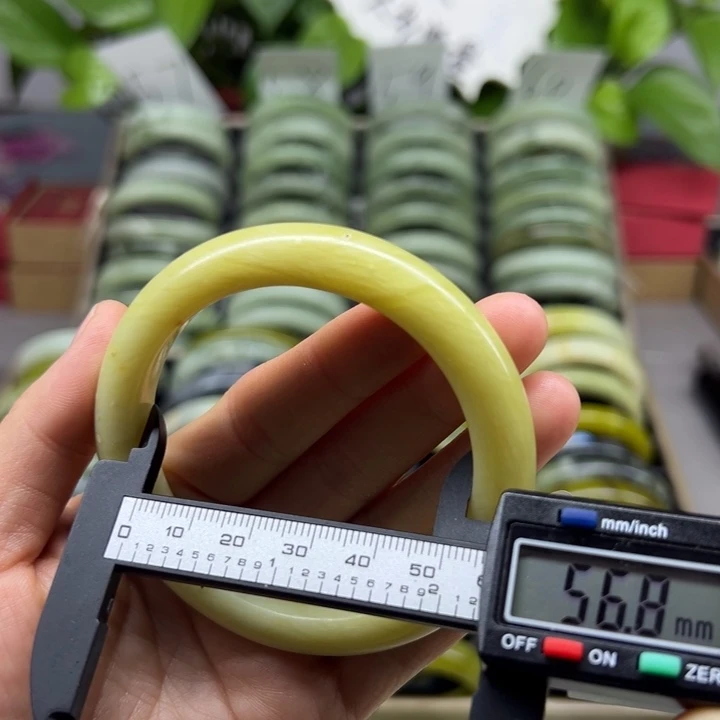蛇纹石玉未镶嵌手镯103