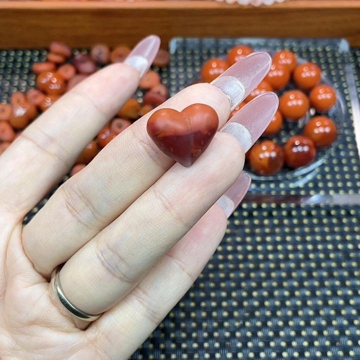 南红玛瑙未镶嵌颈饰哑光屁桃1