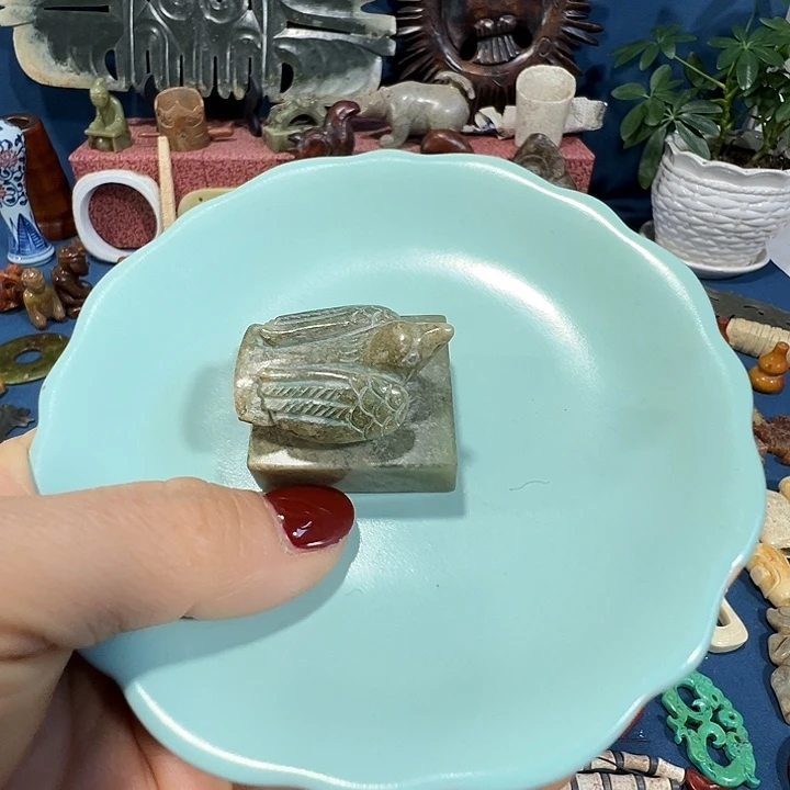 透闪石质玉未镶嵌挂件