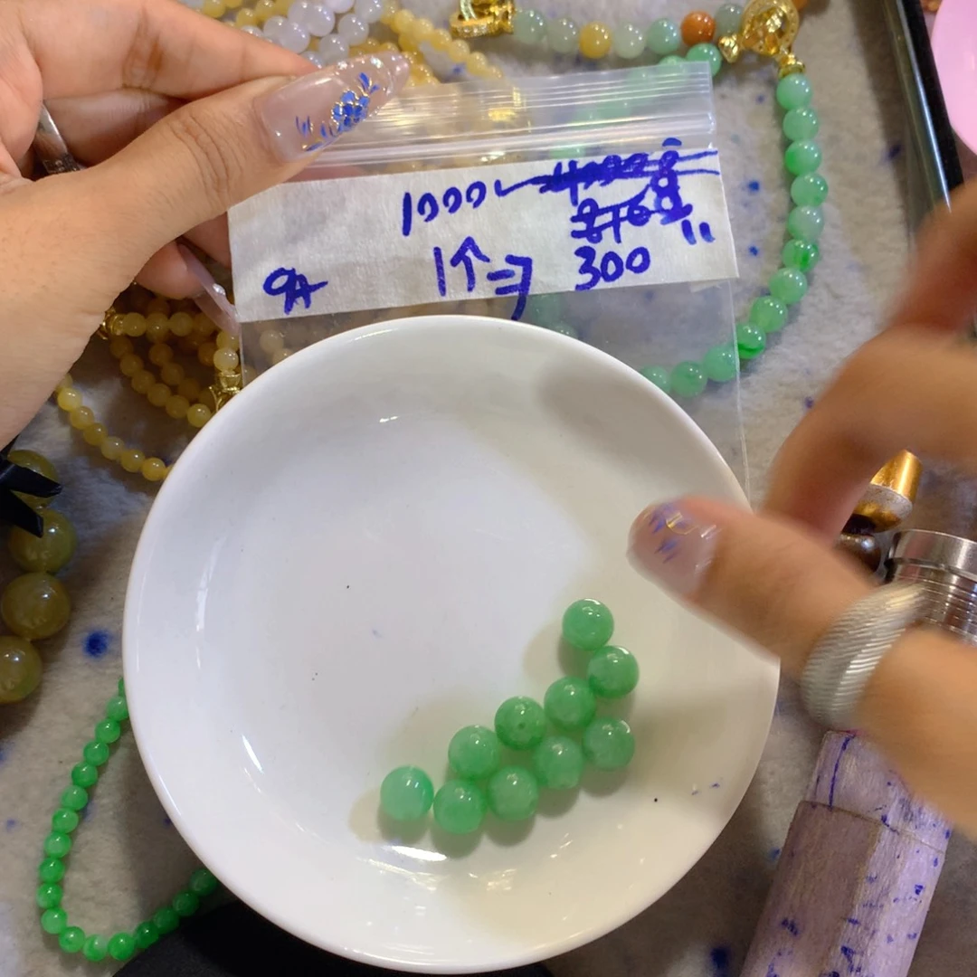 未镶嵌定制翡翠天然缅甸翡翠多样性