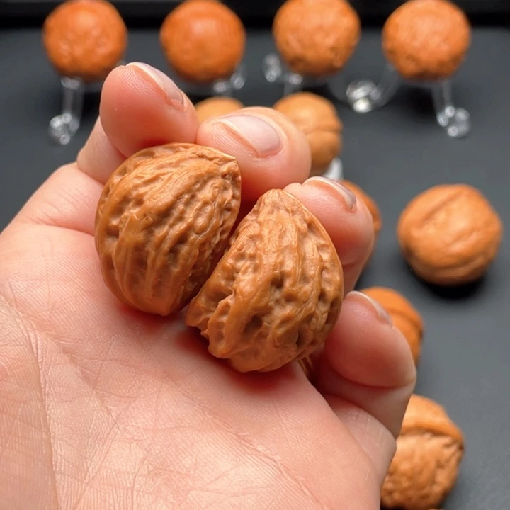 文玩核桃把件异形