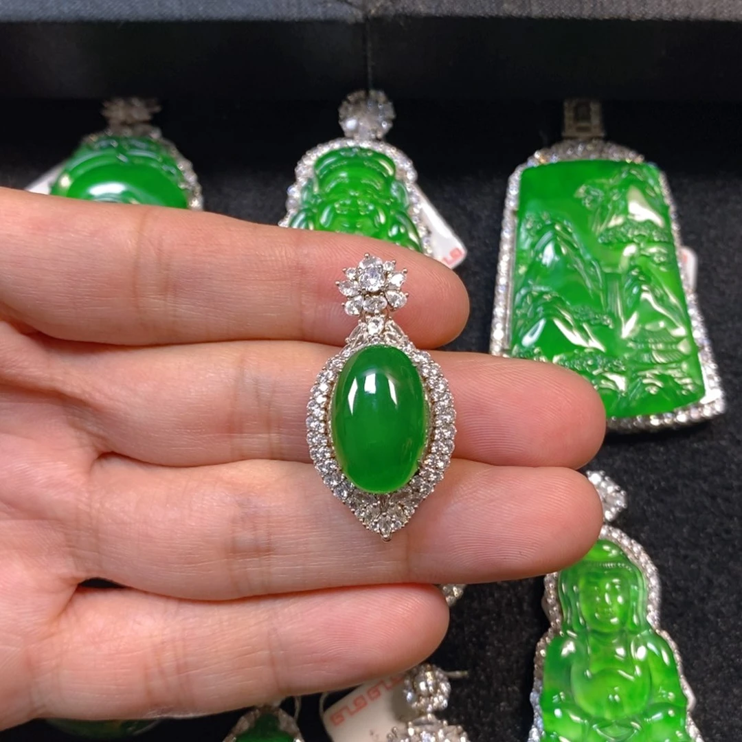 颈饰银S925镶嵌翡翠蛋面吊坠