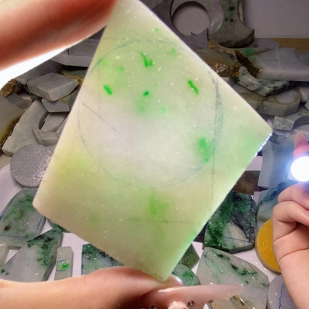 颈饰未镶嵌翡翠翡翠