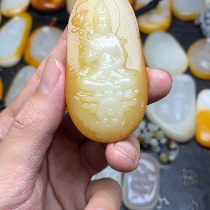 【闪购商品】颈饰未镶嵌和田玉