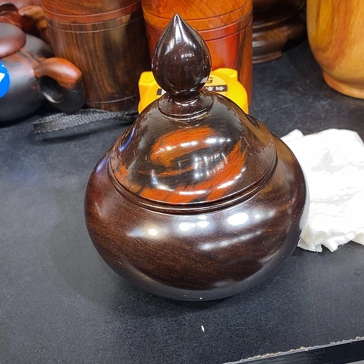 用***9酸枝茶叶罐一个漂亮