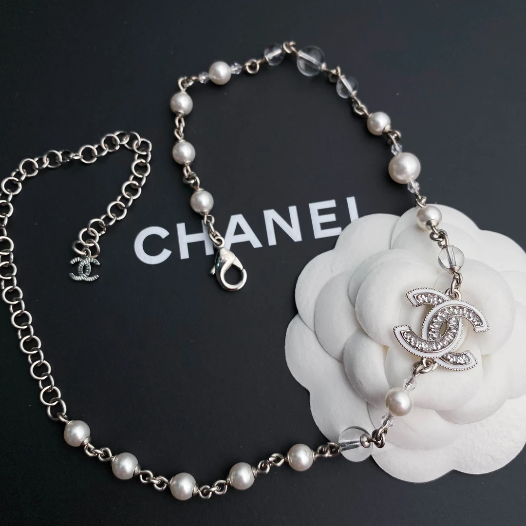 未使用 Chanel/香奈儿  25C 经典双C 白色logo镶钻珍珠项链 S5652
