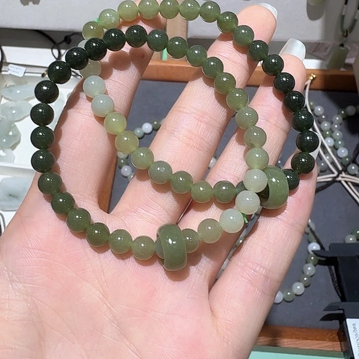 石英质玉合金颈饰