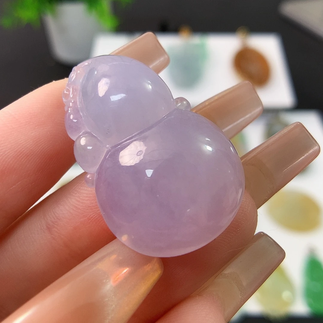 翡翠未镶嵌颈饰葫芦