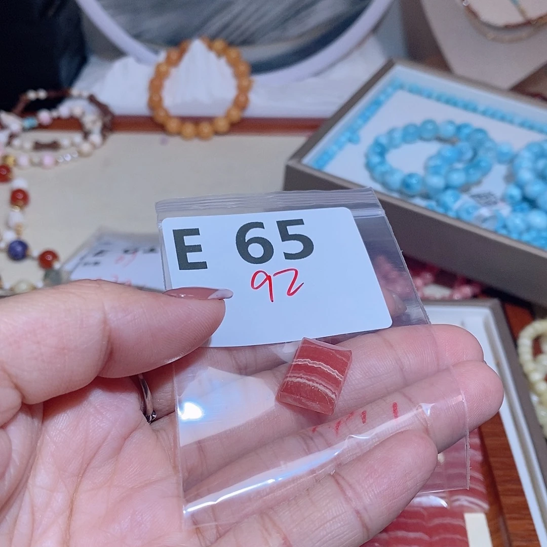 菱锰矿（红纹石）珠宝半成品未镶嵌胡***呼E65