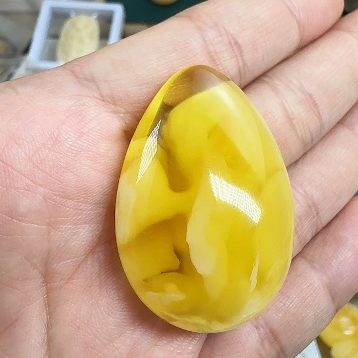 蜜蜡珠宝奇石未镶嵌