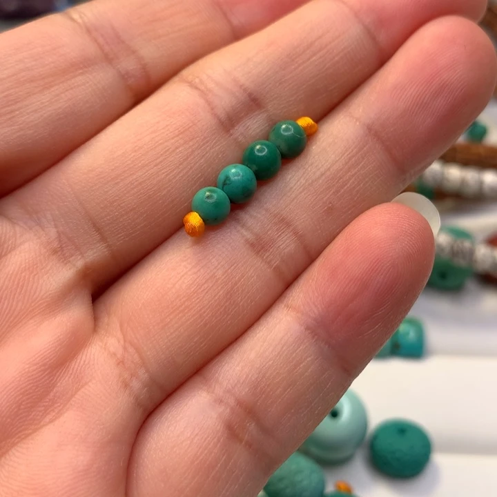 绿松石未镶嵌颈饰